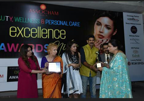 Upasna Arora gets Best Business Woman Award 